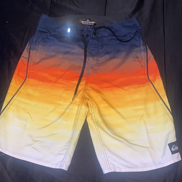 Quicksilver men swim trunks size 30 - Picture 4 of 9